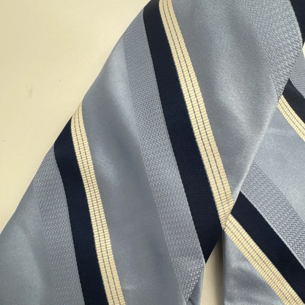 Hart Schaffner Marx Silk Neck Tie Blue Stripe Unique‎ Elegant 3 1/4
